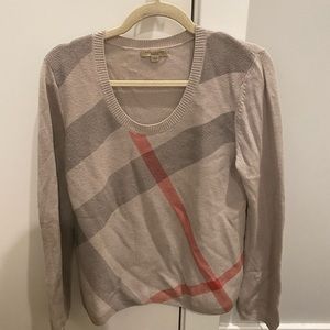 Burberry crew neck sweater in traditional Burberry pattern